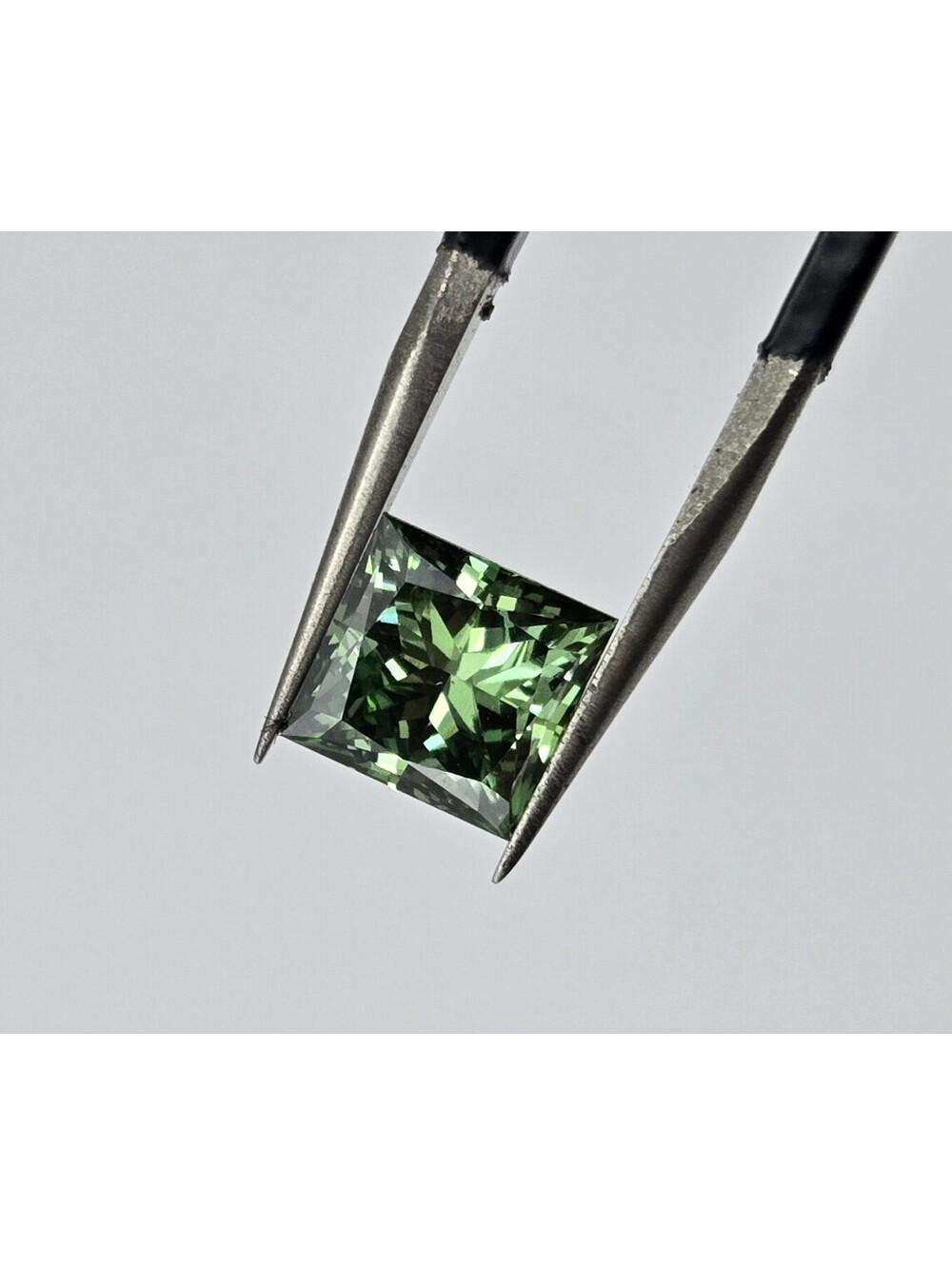1.29ct Fancy Vivid Green Lab Grown Princess Cut Diamond IGI Certified VS2, USA